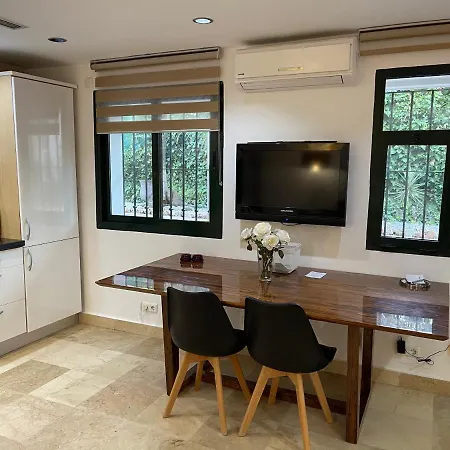 Puerto Banus Lola * Marbella