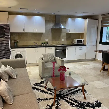 Puerto Banus Lola * Marbella