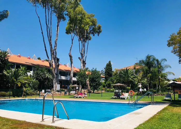 Puerto Banus Lola マルベーリャ