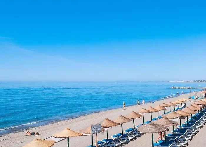 Puerto Banus Lola * マルベーリャ